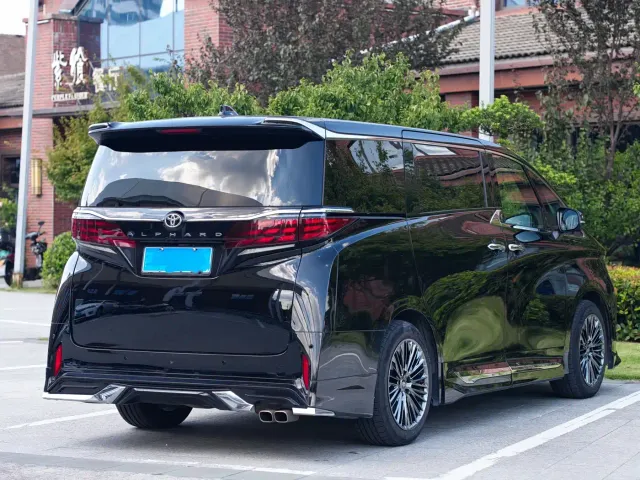 Toyota Alphard — Фото автомобиля 18