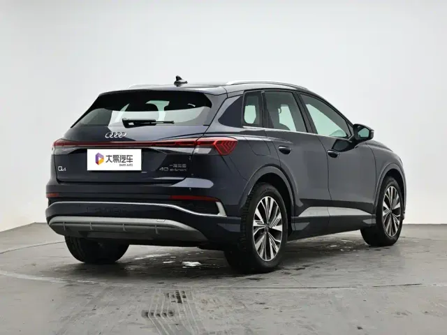 Audi Q4 e-tron — Фото автомобиля 3