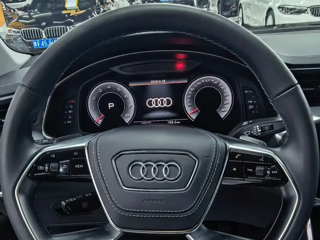 Audi A7L — Фото автомобиля 10