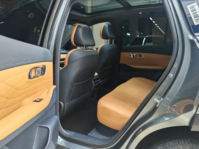 Geely Galaxy Starship 7 EM-i — Фото автомобиля 8