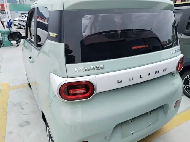 Wuling Hongguang Mini EV — Фото автомобиля 5