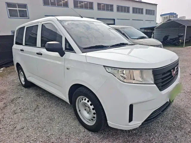 Wuling Hongguang Plus — Фото автомобиля 3