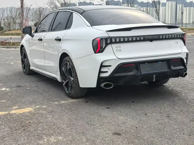 Lynk & Co 03 — Фото автомобиля 9