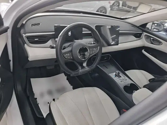 BYD Seal 05 DM-i — Фото автомобиля 9