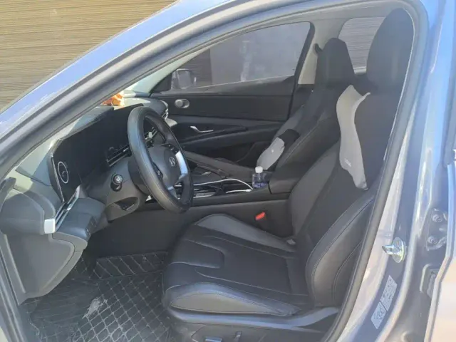Hyundai Elantra — Фото автомобиля 14