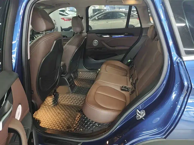 BMW X1 — Фото автомобиля 16
