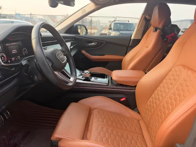 Audi Q8 — Фото автомобиля 13