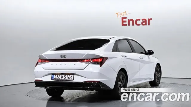 Hyundai Avante CN7 — Фото автомобиля 2