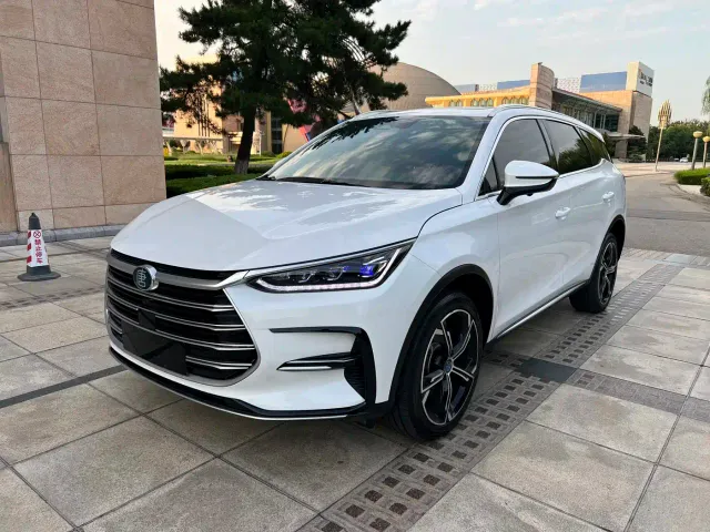 BYD Tang — Фото автомобиля 3