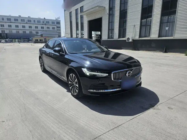 Volvo S90 — Фото автомобиля 22