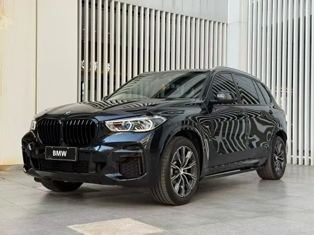 Фотография автомобиля — BMW X5