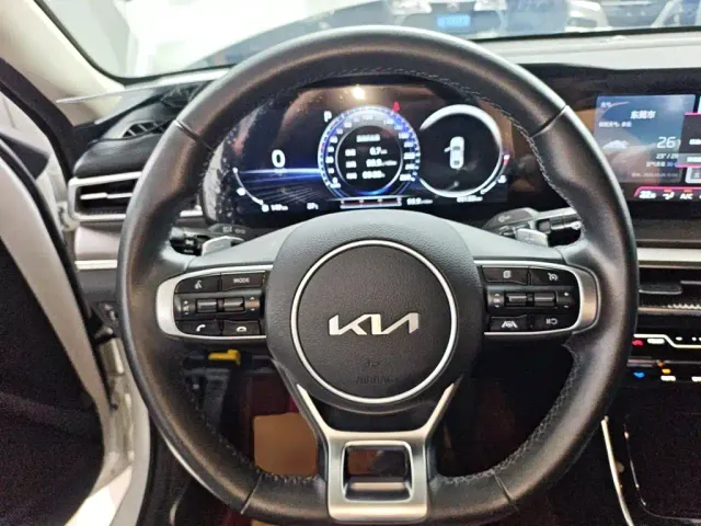 Kia K5 — Фото автомобиля 6