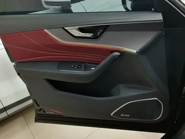 Hongqi HS5 — Фото автомобиля 7