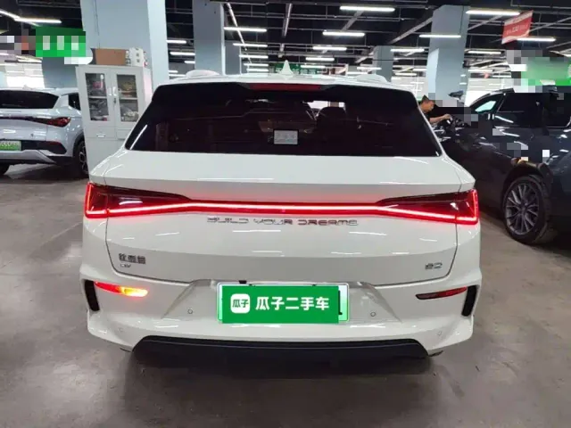 BYD e2 — Фото автомобиля 3
