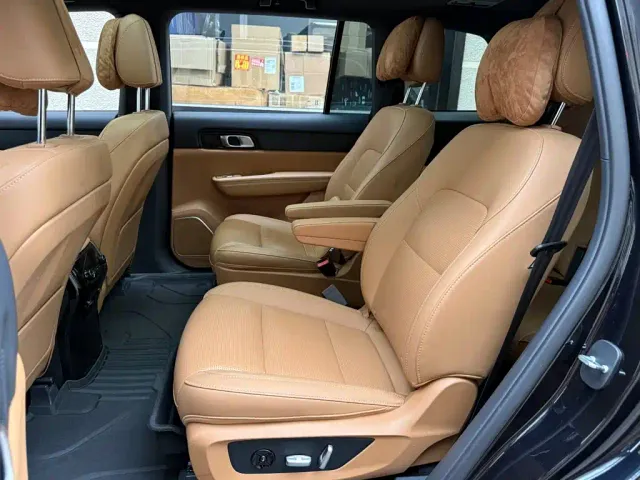 Li Auto ONE — Фото автомобиля 7
