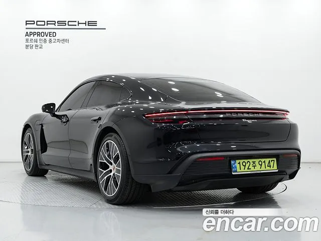 Porsche Taycan — Фото автомобиля 2