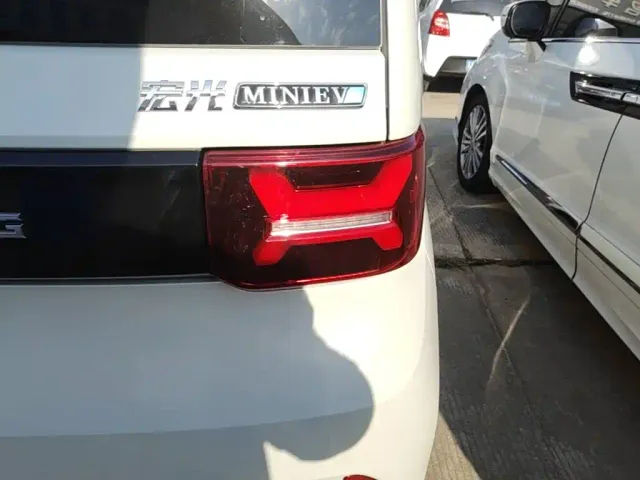 Wuling Hongguang Mini EV — Фото автомобиля 7