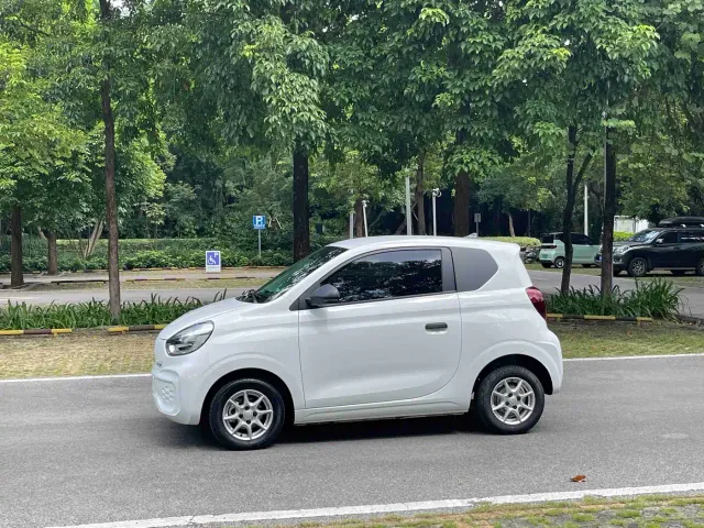 Roewe Clever — Фото автомобиля 17
