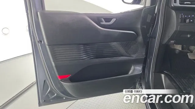 Hyundai Staria — Фото автомобиля 13