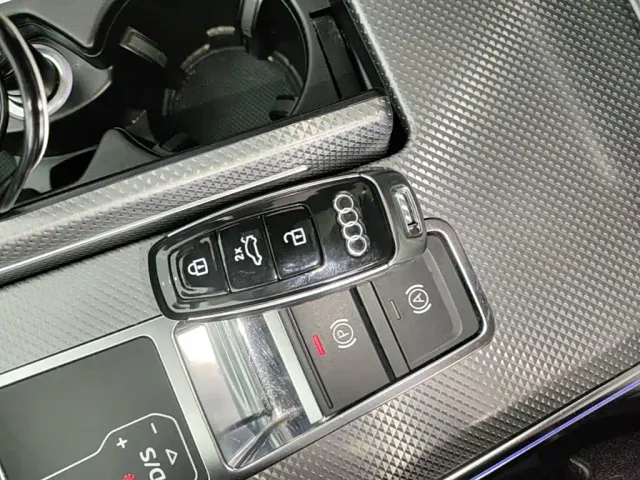 Audi A6L — Фото автомобиля 8