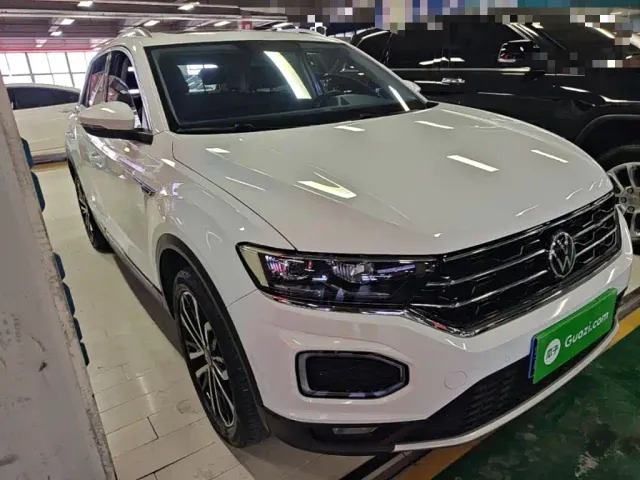 Volkswagen T-Roc — Фото автомобиля 3