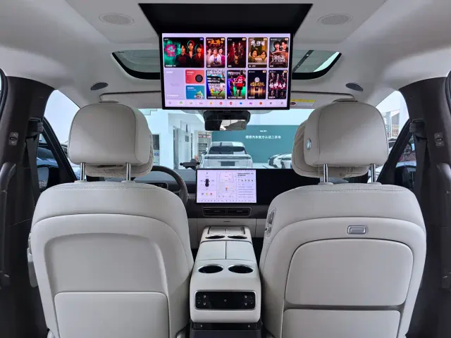 Li Auto MEGA — Фото автомобиля 10