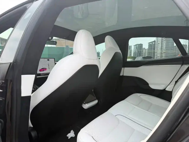 Tesla Model S — Фото автомобиля 6