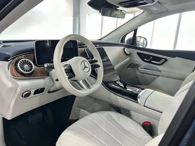 Mercedes-Benz EQE SUV — Фото автомобиля 11
