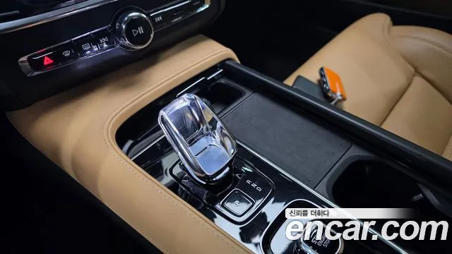Volvo S90 — Фото автомобиля 12