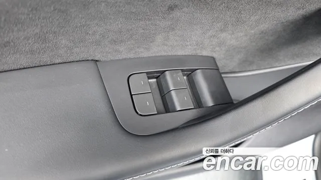 Tesla Model Y — Фото автомобиля 28
