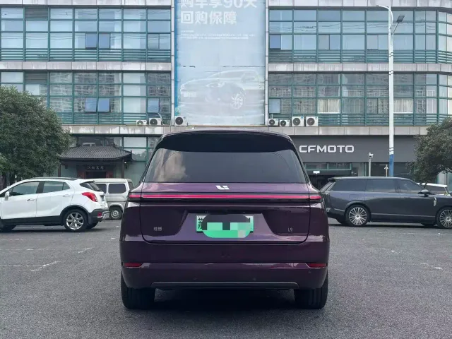 Li Auto L9 — Фото автомобиля 8