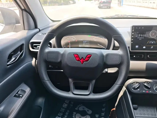 Wuling Hongguang — Фото автомобиля 11