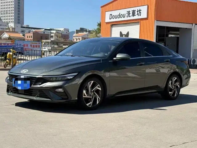 Фотография автомобиля — Hyundai Elantra
