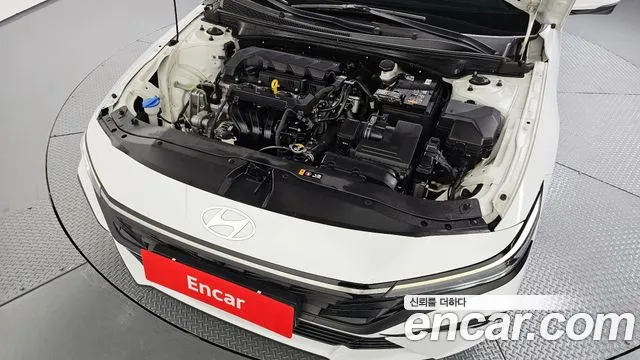 Hyundai Avante CN7 — Фото автомобиля 9