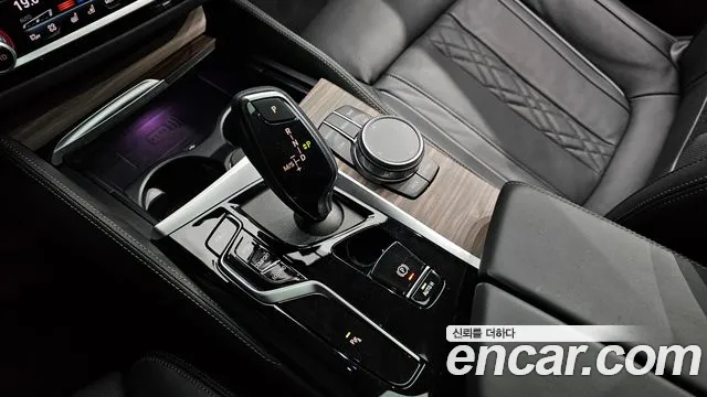 BMW 5-Series 5 серия (G30) 530i xDrive Luxury — Фото автомобиля 9