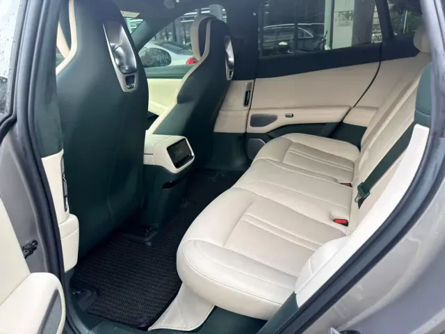 Xiaomi Auto Xiaomi YU7 2025 Ultra Long Range High Performance AWD Max Edition — Фото автомобиля 5