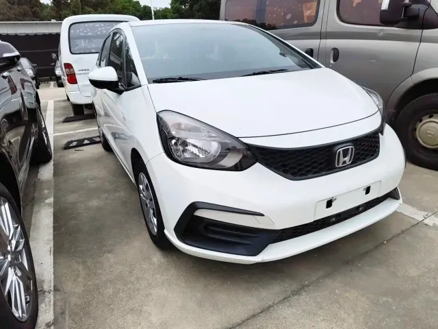 Honda Fit — Фото автомобиля 3