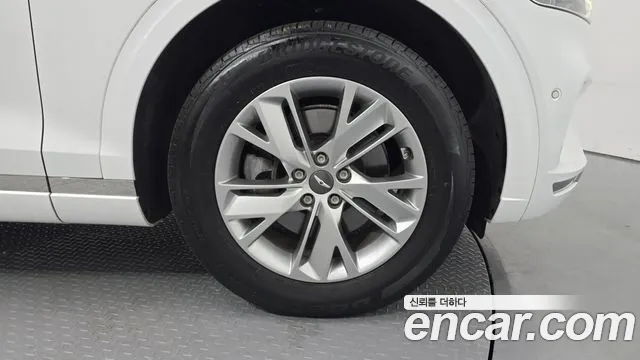 Genesis GV70 2.5T Бензин AWD — Фото автомобиля 5