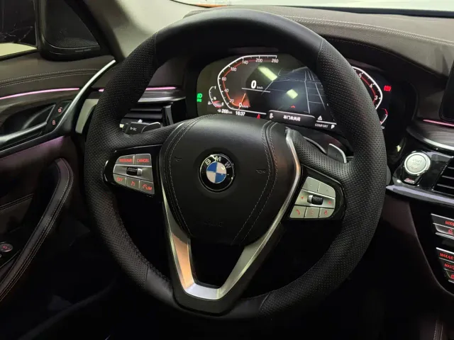 BMW 5 Series — Фото автомобиля 16