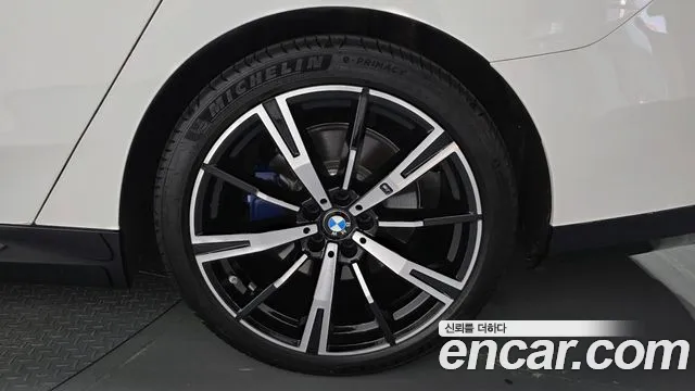 BMW 5 Series G60 — Фото автомобиля 20