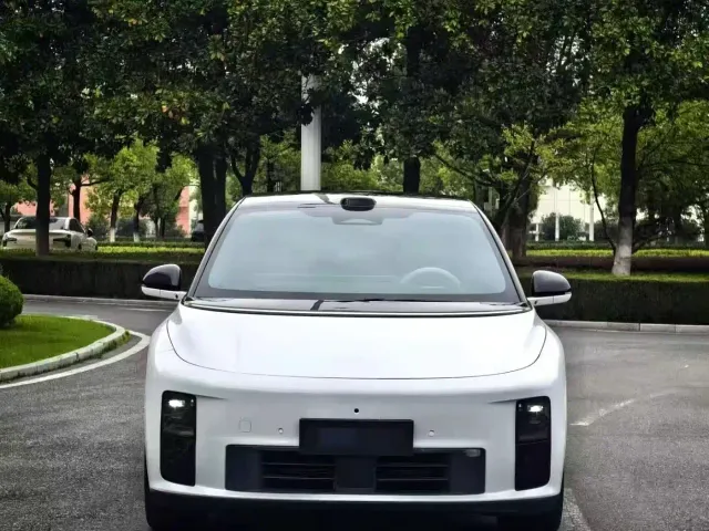 Li Auto i6 — Фото автомобиля 2