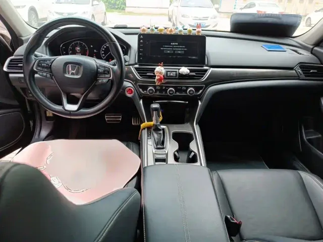 Honda Accord — Фото автомобиля 12