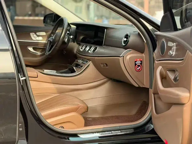 Mercedes-Benz E-Class — Фото автомобиля 11