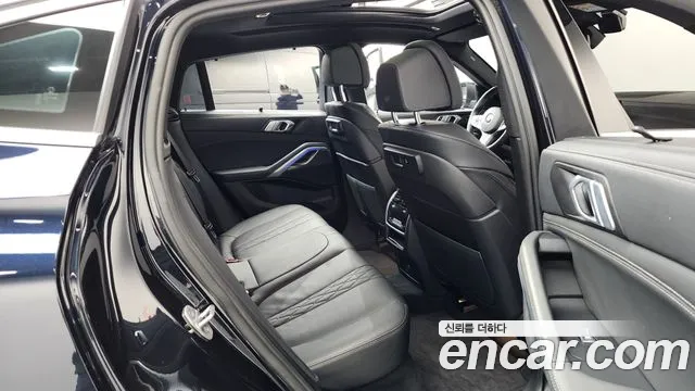 BMW X6 xDrive40i M Sport — Фото автомобиля 12