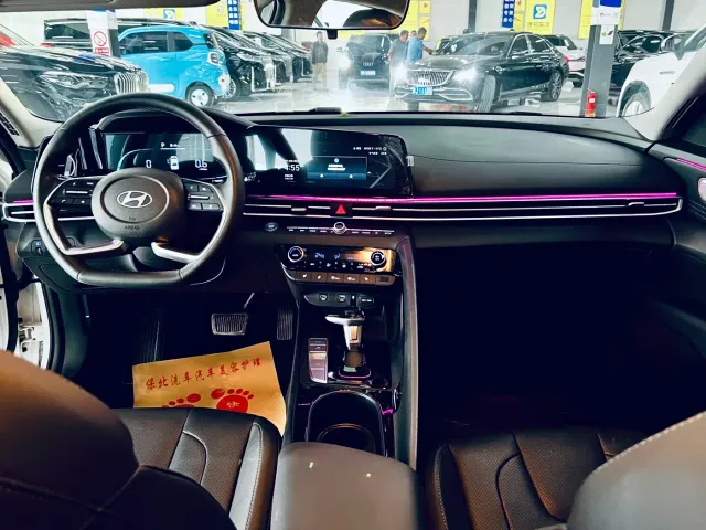 Hyundai Elantra — Фото автомобиля 4