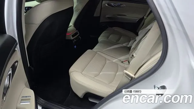 Genesis GV70 — Фото автомобиля 18