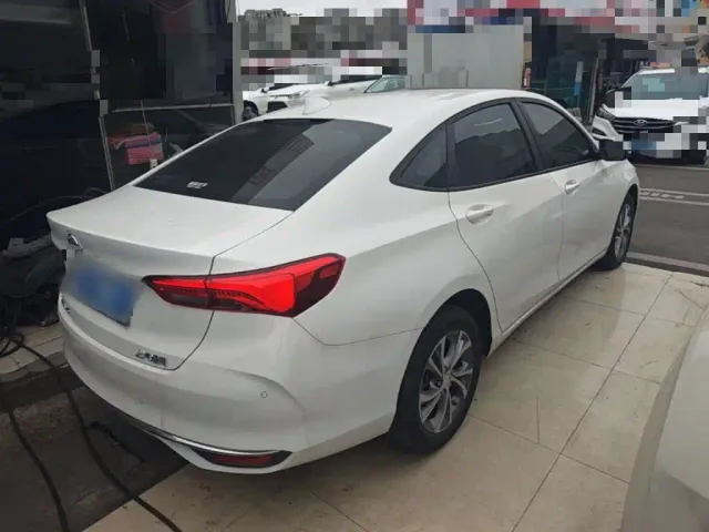Buick Verano — Фото автомобиля 6