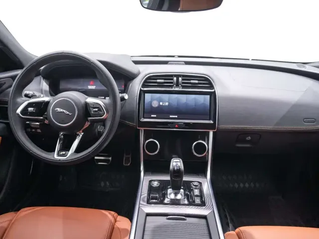 Jaguar XEL — Фото автомобиля 12