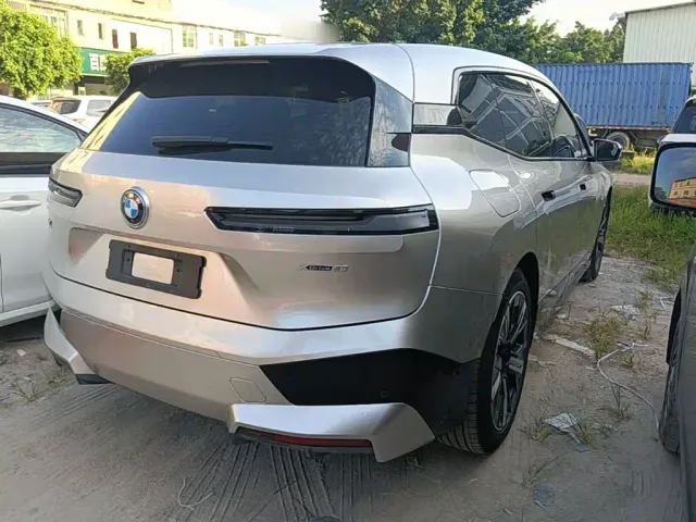 BMW iX — Фото автомобиля 6