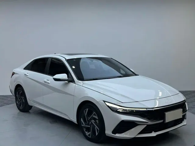 Hyundai Elantra — Фото автомобиля 2